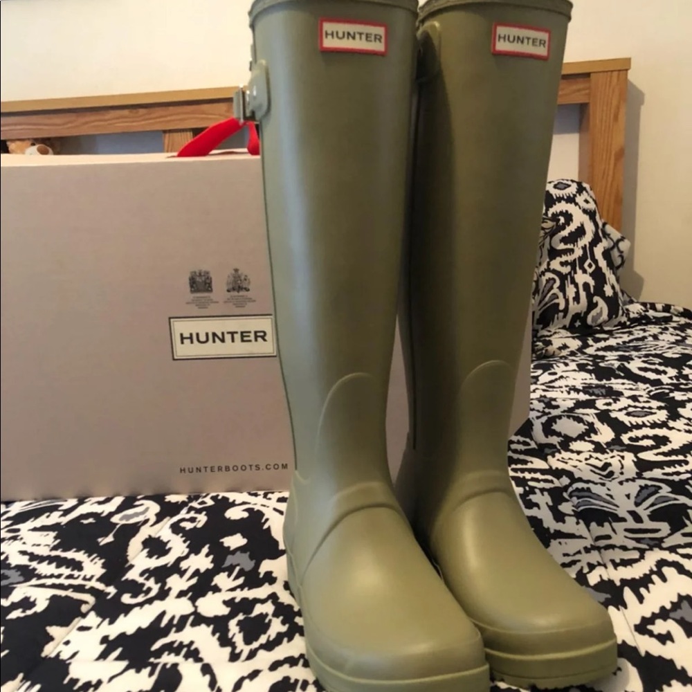 Hunter wedge rain boots